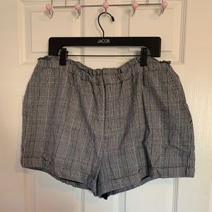 💙 3/30 Cute Grey Plaid Shorts